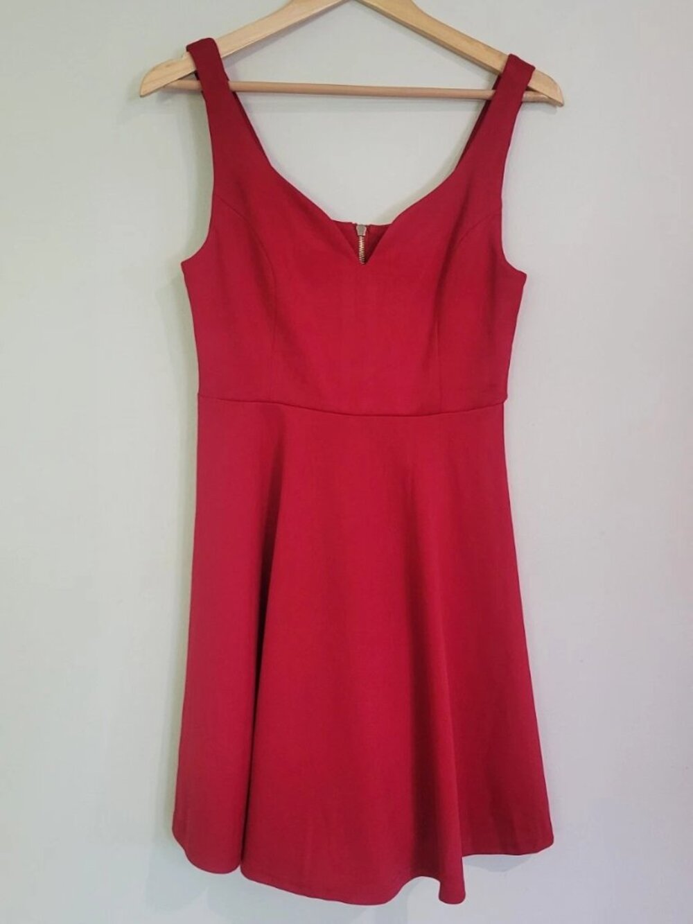 Women's Red Solid Scoop Neck Sleeveless A-Line Short Dress